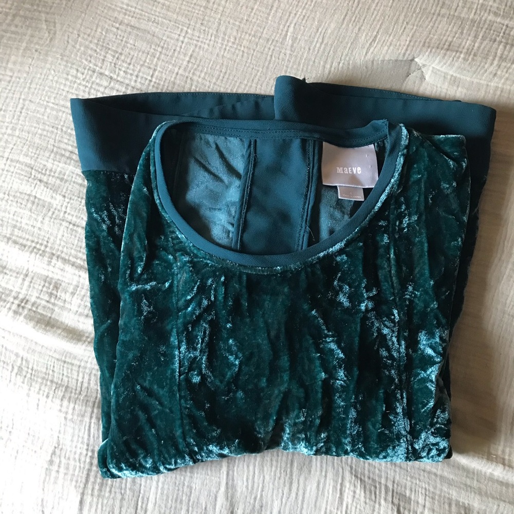 2/25$ Maeve by Anthropologie Velvet top